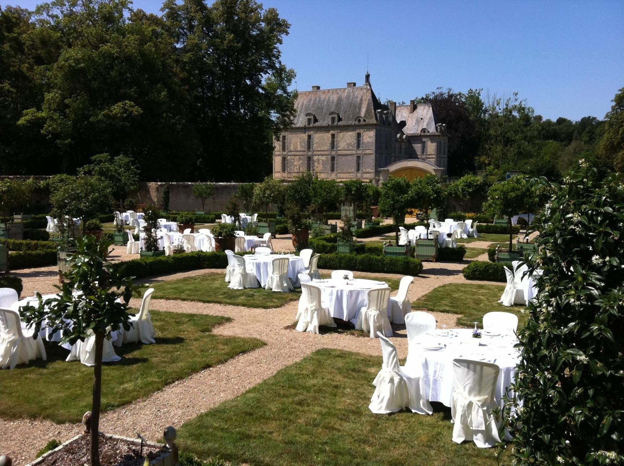 Chateau De Saint Loup Exterior foto